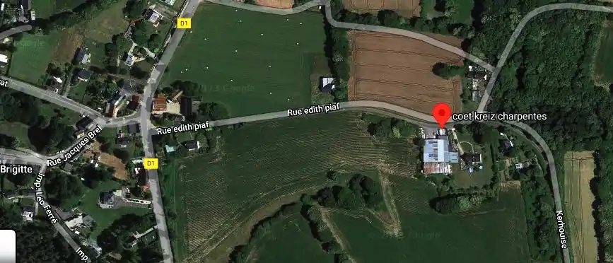 Charpentier couvreur à Guern