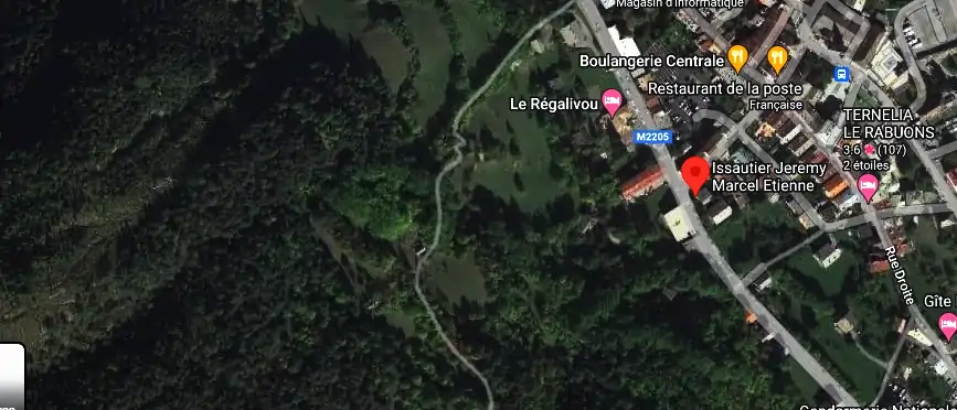 Charpentier couvreur à Saint-Étienne-de-Tinée