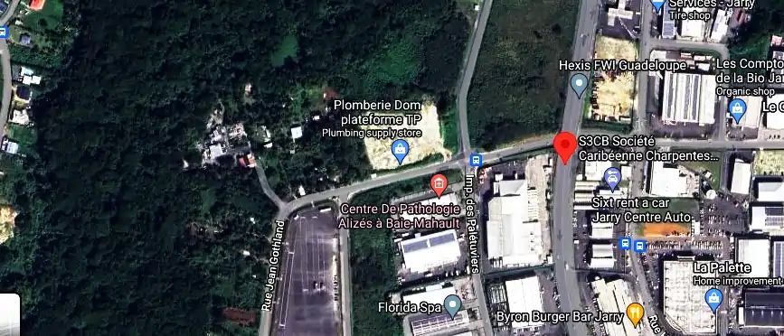 Charpentier couvreur à 6CVH+F6X, Galeries De Houelbourg, Baie-Mahault 97122, Guadeloupe