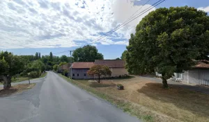 Le Petit Charpentier à Comberanche-et-Épeluche